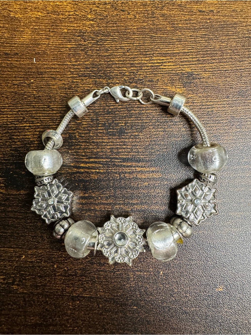 Christmas Holiday Themed Snowflake Bracelet with Clear Glass Beads Silver Tone